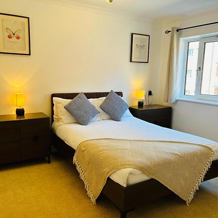 וולברהאמפטון Modern Apartment Broad Gauge Way - Ideal For Work And Leisure מראה חיצוני תמונה